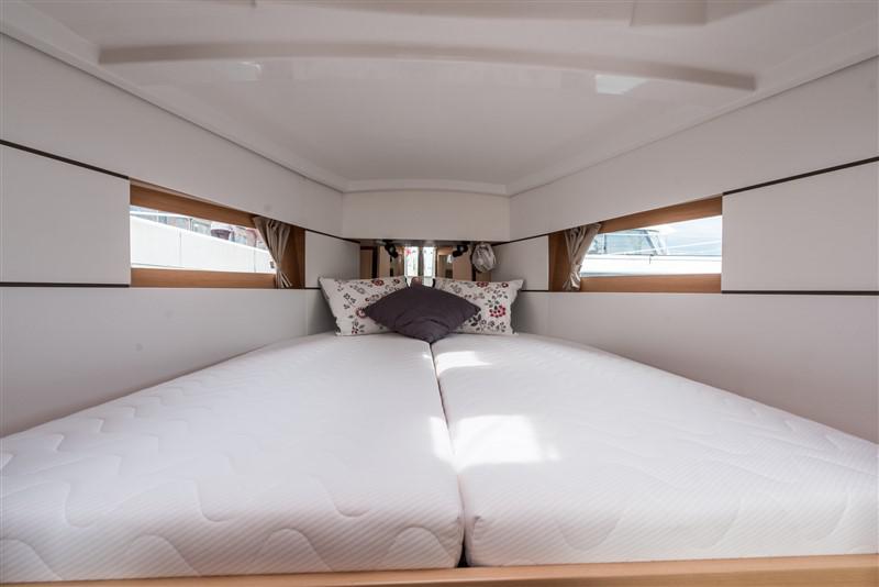 Book yachts online - sailboat - Oceanis 38.1 - MAJANO - rent