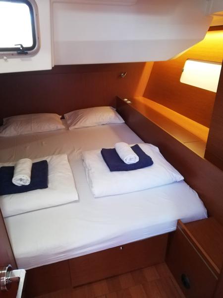 Book yachts online - sailboat - Oceanis 51.1 - TRUE WIND - AC and generator - rent