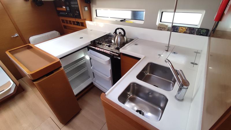 Book yachts online - sailboat - Sun Odyssey 440 - Erato - rent