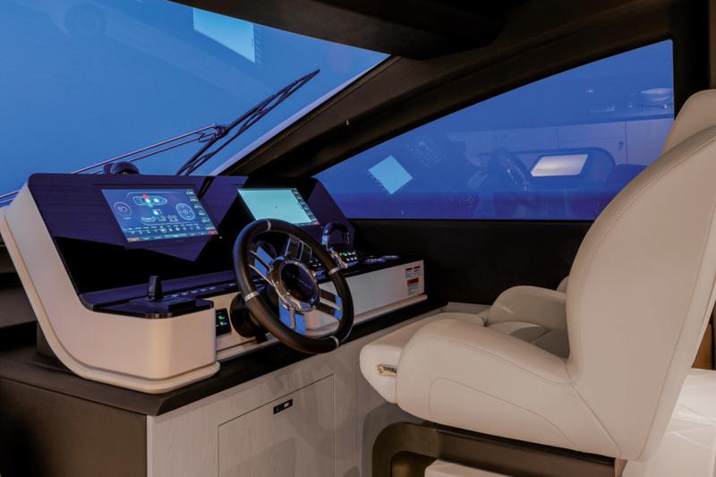 Book yachts online - motorboat - Azimut 78 Fly - PREWI - rent