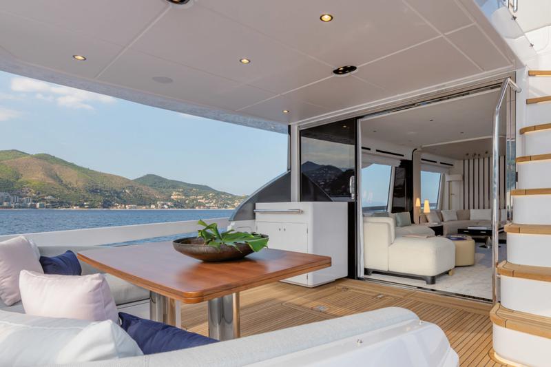 Book yachts online - motorboat - Azimut 78 Fly - PREWI - rent
