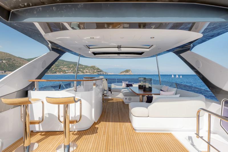 Book yachts online - motorboat - Azimut 78 Fly - PREWI - rent
