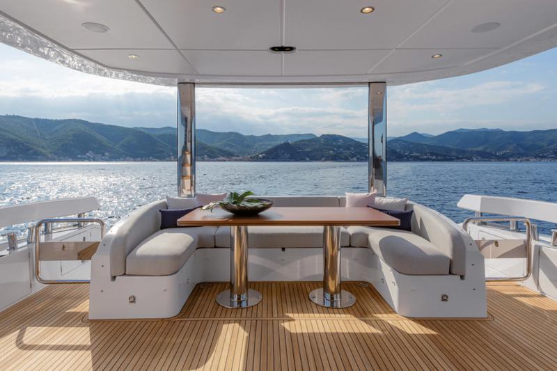 Book yachts online - motorboat - Azimut 78 Fly - PREWI - rent