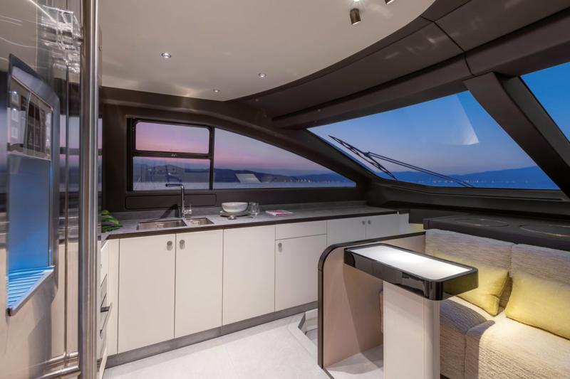 Book yachts online - motorboat - Azimut 78 Fly - PREWI - rent