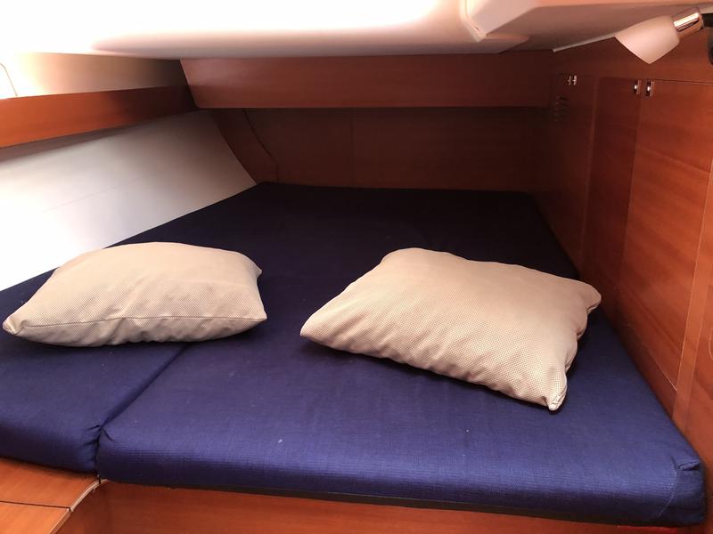 Book yachts online - sailboat - Dufour 460 Grand Large - At Last - rent