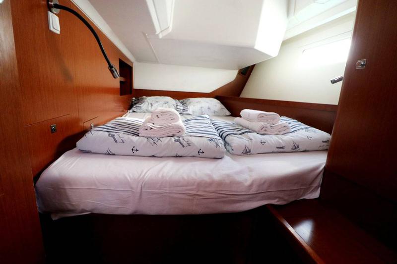 Book yachts online - sailboat - Oceanis 45 M - Nelly - rent