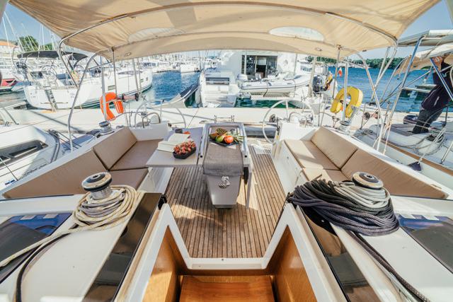 Book yachts online - sailboat - Oceanis 45 - THEIA - rent
