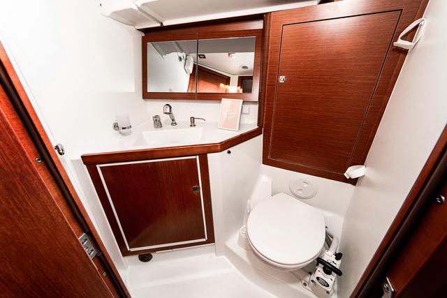 Book yachts online - sailboat - Oceanis 45 - THEIA - rent