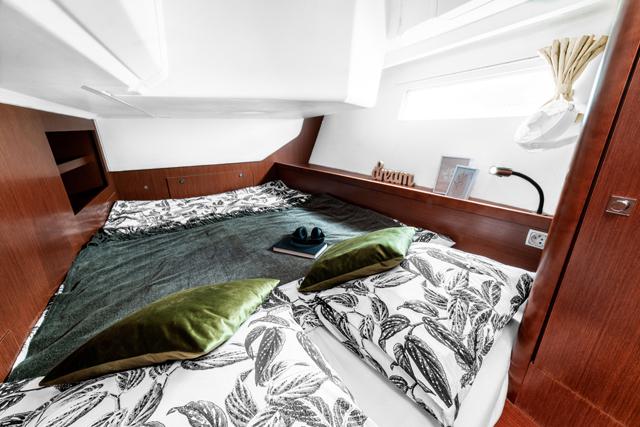 Book yachts online - sailboat - Oceanis 45 - THEIA - rent