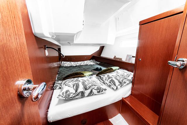 Book yachts online - sailboat - Oceanis 45 - THEIA - rent