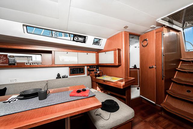 Book yachts online - sailboat - Oceanis 45 - THEIA - rent