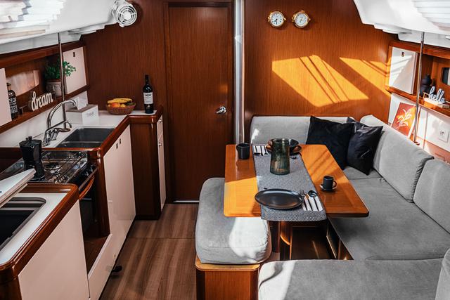 Book yachts online - sailboat - Oceanis 40 - FELIX - Refit 2018 - rent