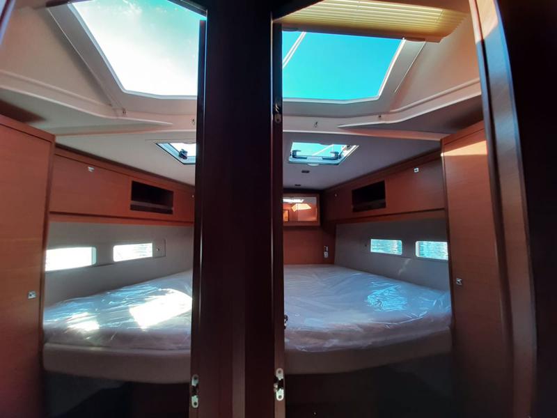 Book yachts online - sailboat - Dufour 530 - no name 4 cab - rent