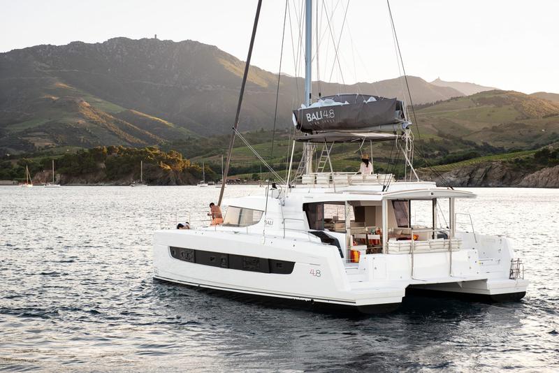 Book yachts online - catamaran - Bali 4.8 - no name - rent