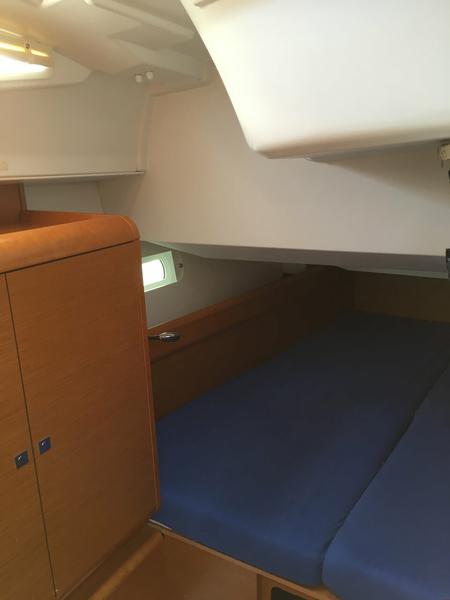 Book yachts online - sailboat - Sun Odyssey 439 - Captain Ginos - rent