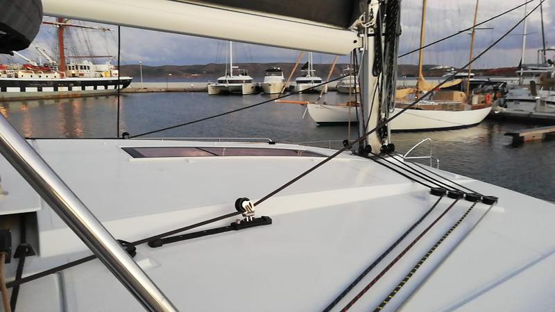 Book yachts online - catamaran - Isla 40 - Carpe Vitam - rent