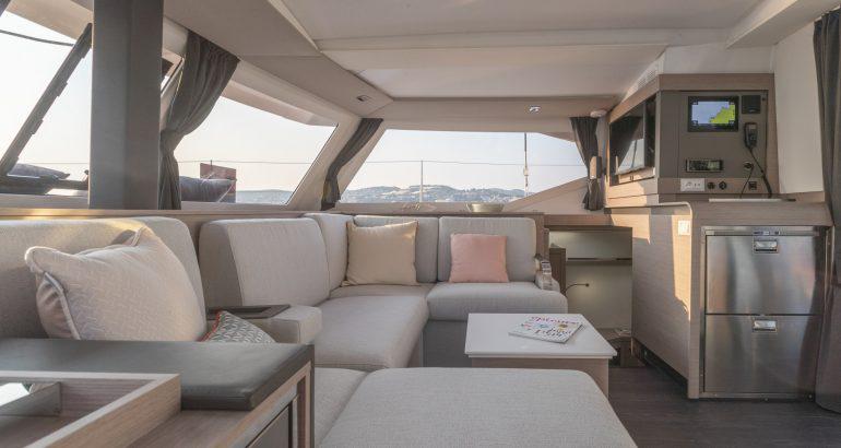 Book yachts online - catamaran - Isla 40 - Carpe Vitam - rent