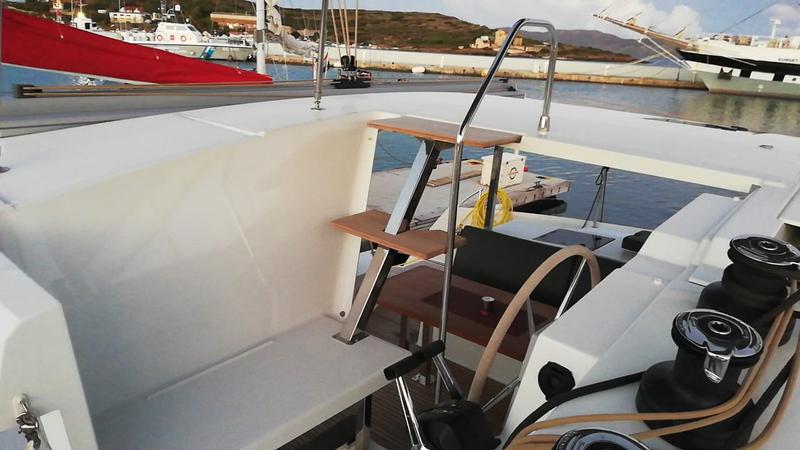 Book yachts online - catamaran - Isla 40 - Carpe Vitam - rent