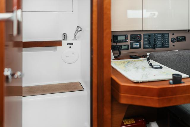 Book yachts online - sailboat - Oceanis 38 - HAPPY - rent