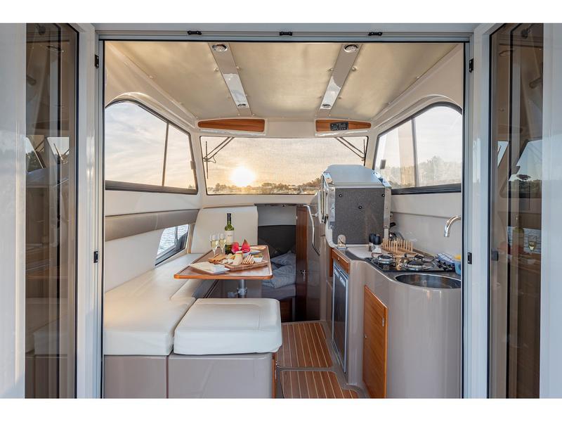 Book yachts online - motorboat - Leidi 800 - H8 - rent
