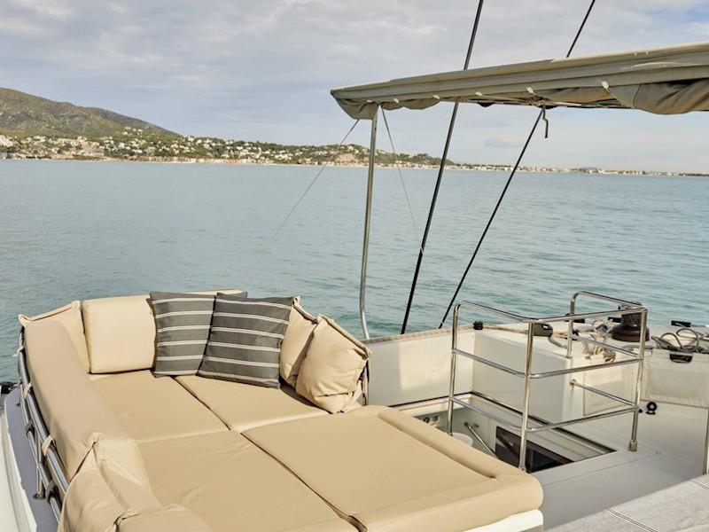 Book yachts online - catamaran - Lagoon 560 - BIG GANI - rent