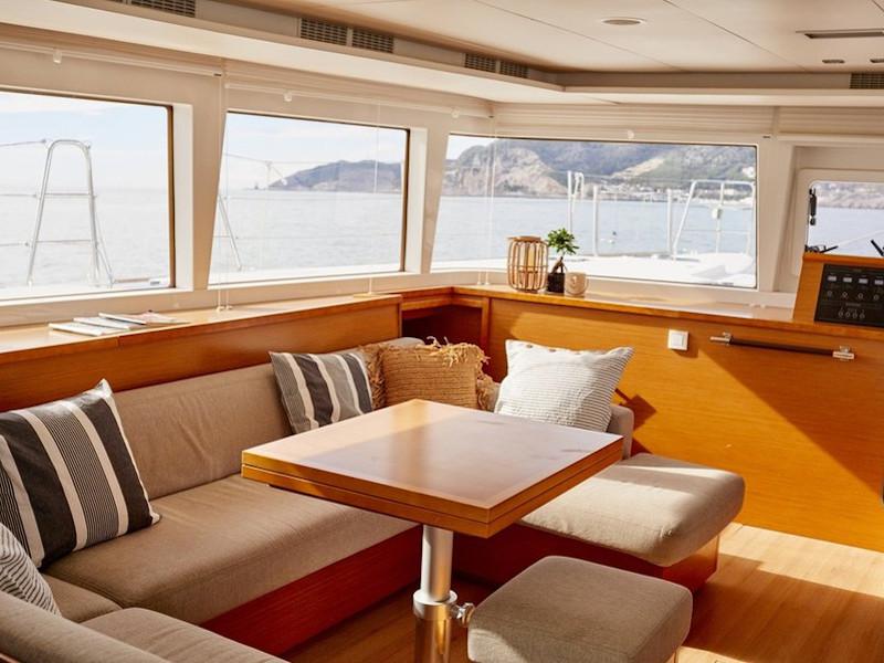 Book yachts online - catamaran - Lagoon 560 - BIG GANI - rent