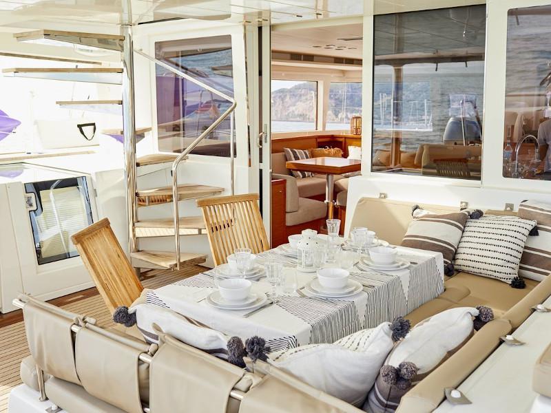 Book yachts online - catamaran - Lagoon 560 - BIG GANI - rent