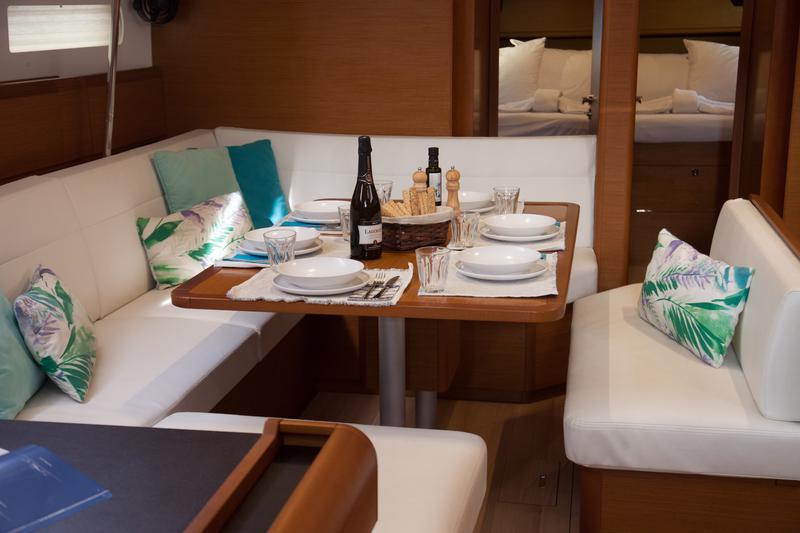 Book yachts online - sailboat - Sun Odyssey 519 -  6 cabs - MAYFLOWER - rent