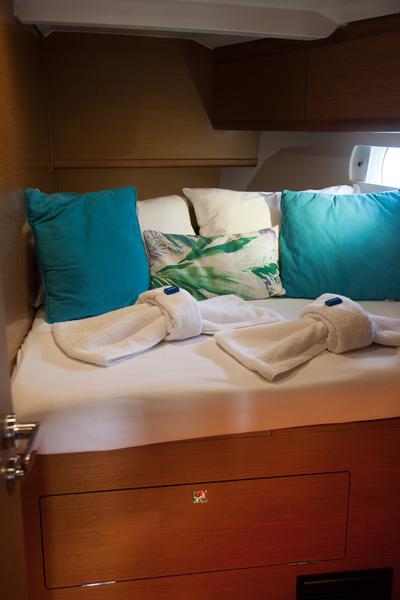 Book yachts online - sailboat - Sun Odyssey 519 -  6 cabs - MAYFLOWER - rent