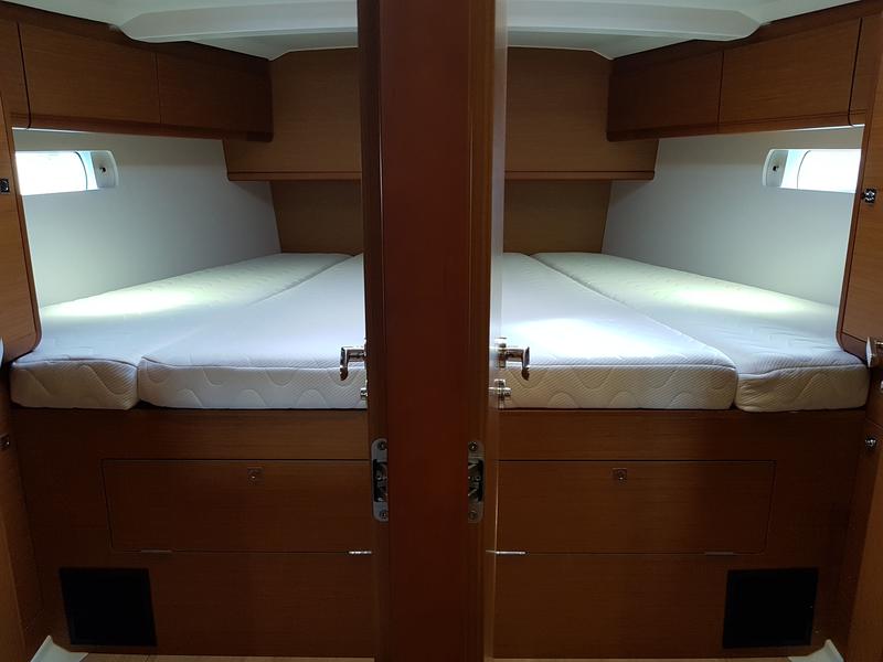 Book yachts online - sailboat - Sun Odyssey 519 -  6 cabs - FIESTA - rent