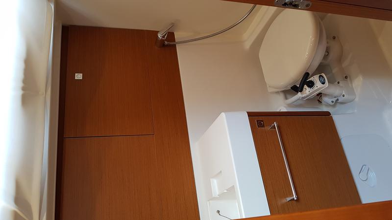 Book yachts online - sailboat - Sun Odyssey 519 -  6 cabs - FIESTA - rent