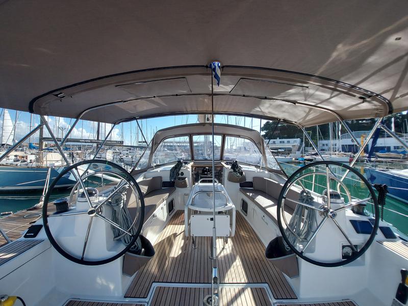 Book yachts online - sailboat - Sun Odyssey 519 -  6 cabs - FIESTA - rent