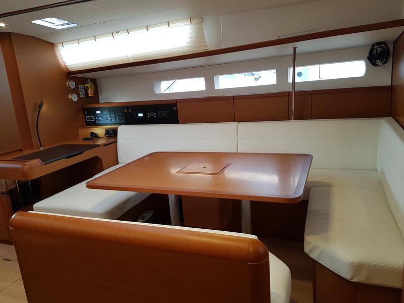 Book yachts online - sailboat - Sun Odyssey 519 -  6 cabs - FIESTA - rent
