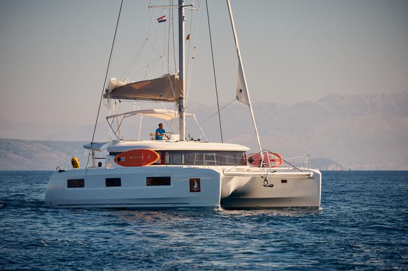 Book yachts online - catamaran - Lagoon 46 - Constellation  - rent