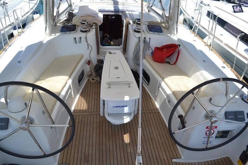 Book yachts online - sailboat - Beneteau Oceanis 50 Family - Seladon II - rent