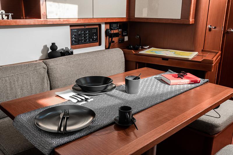 Book yachts online - sailboat - Oceanis 45 - DIANA - rent