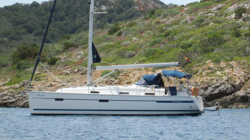Book yachts online - sailboat - Bavaria Cruiser 36 - Baluma - rent