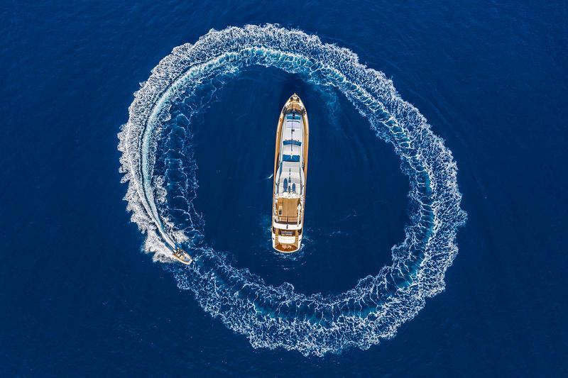 Book yachts online - motorboat - Falcon 115 - Sanref Falcon - rent