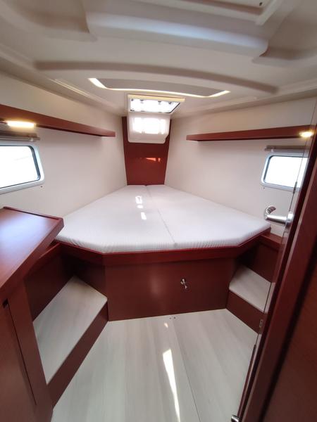 Book yachts online - sailboat - Hanse 418 - Alexa - rent