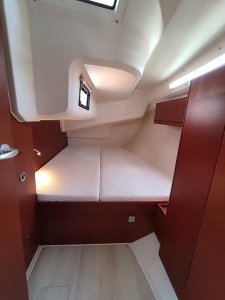 Book yachts online - sailboat - Hanse 418 - Alexa - rent