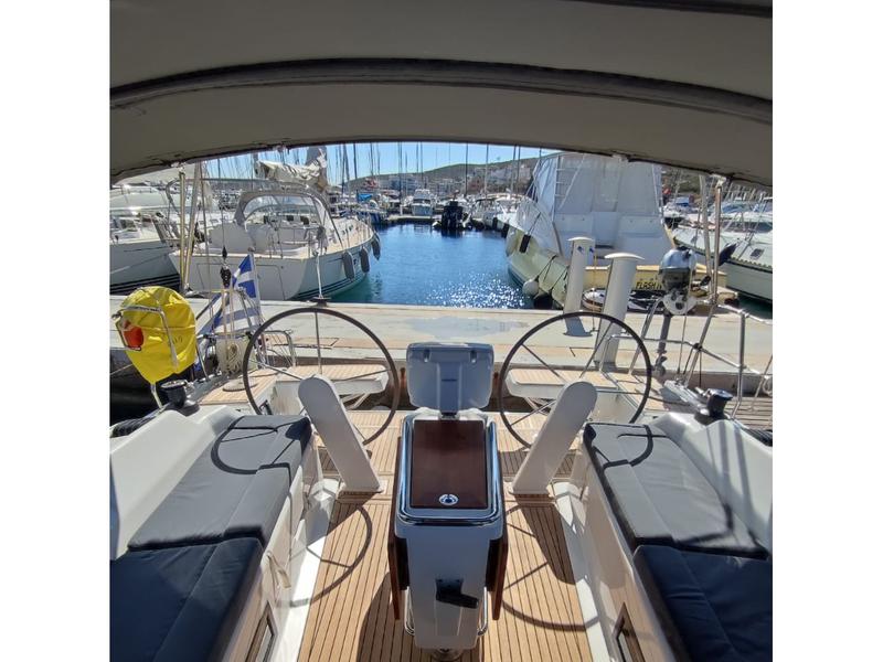 Book yachts online - sailboat - Hanse 418 - Alexa - rent