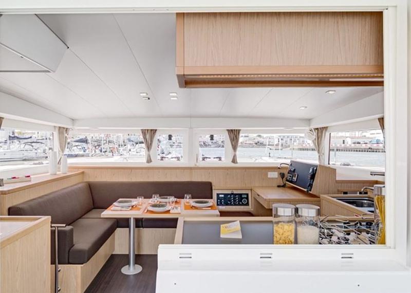 Book yachts online - catamaran - Lagoon 400 S2 - Orion VII - rent