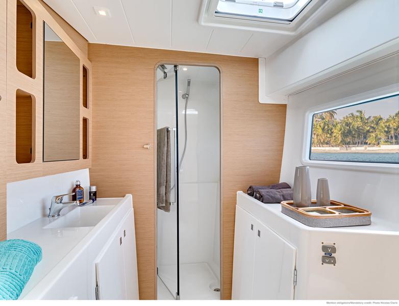 Book yachts online - catamaran - Lagoon 42 - NN - AC and generator - rent