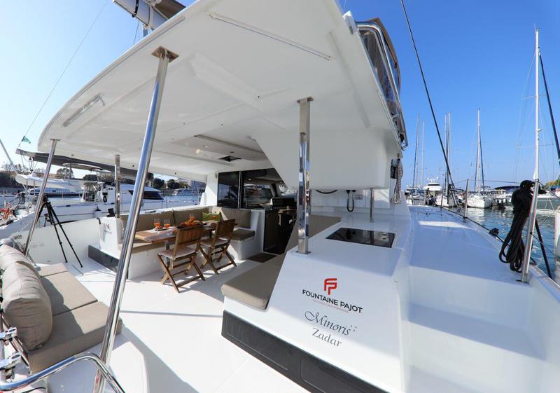 Book yachts online - catamaran - Lucia 40 - Minoris - rent