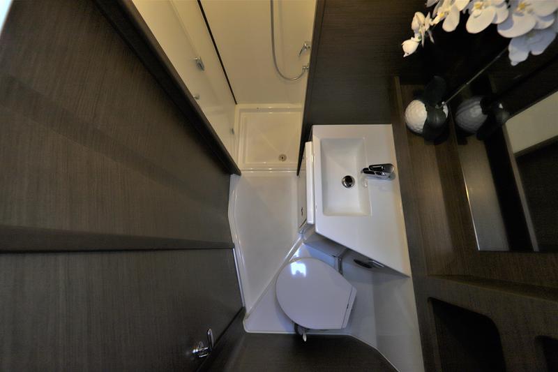 Book yachts online - catamaran - Lagoon 42 - Da Vinci - rent