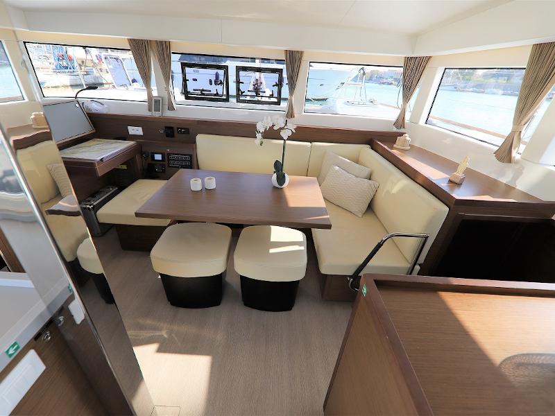 Book yachts online - catamaran - Lagoon 40 - Infinity - rent