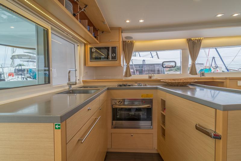 Book yachts online - catamaran - Lagoon 450 Sport - Michelangelo - rent