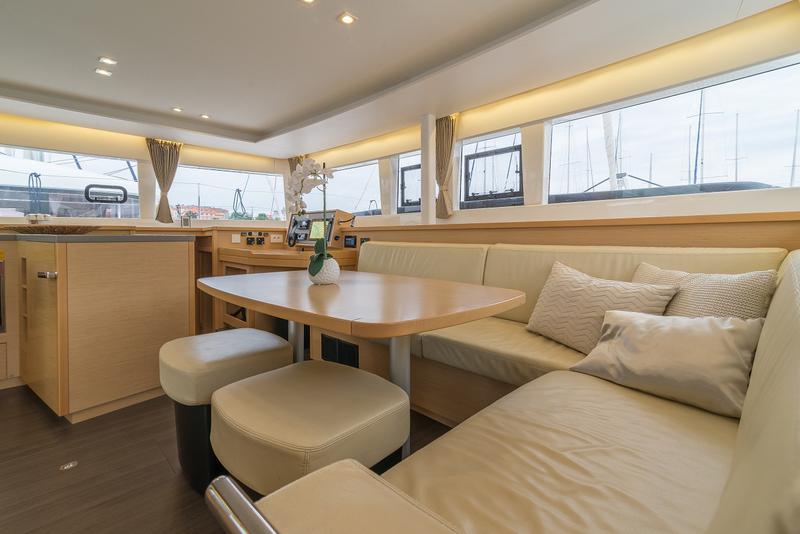 Book yachts online - catamaran - Lagoon 450 Sport - Michelangelo - rent