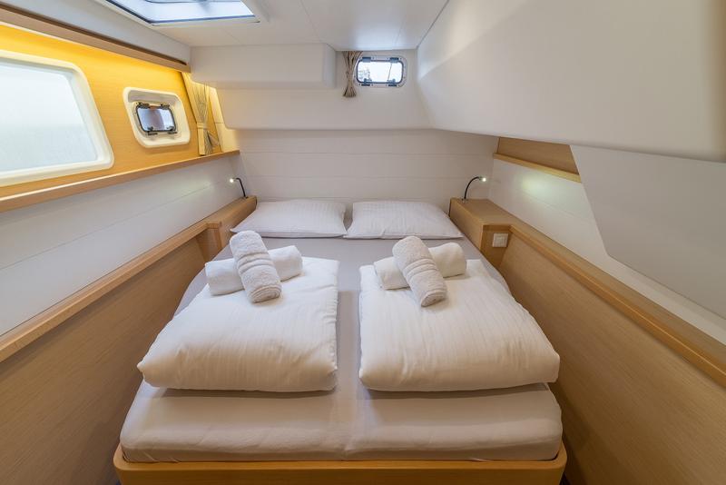 Book yachts online - catamaran - Lagoon 450 Sport - Michelangelo - rent