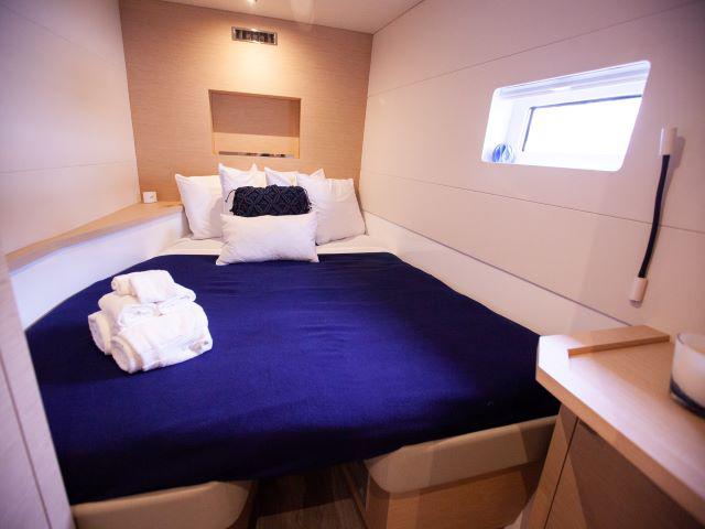 Book yachts online - powercatamaran - MY44 - Hondo - rent